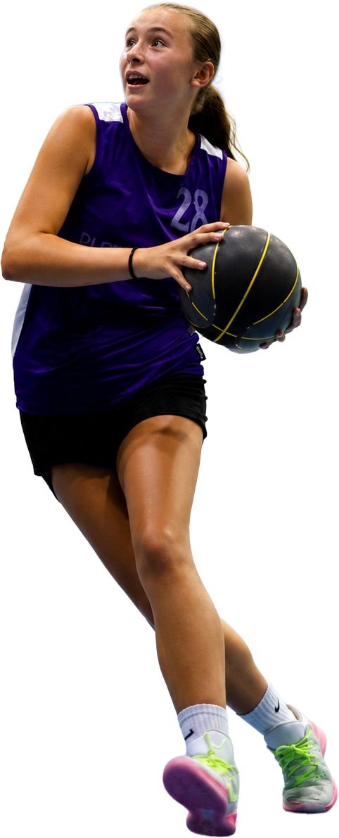ADRIANA RUIZ en acción con balón